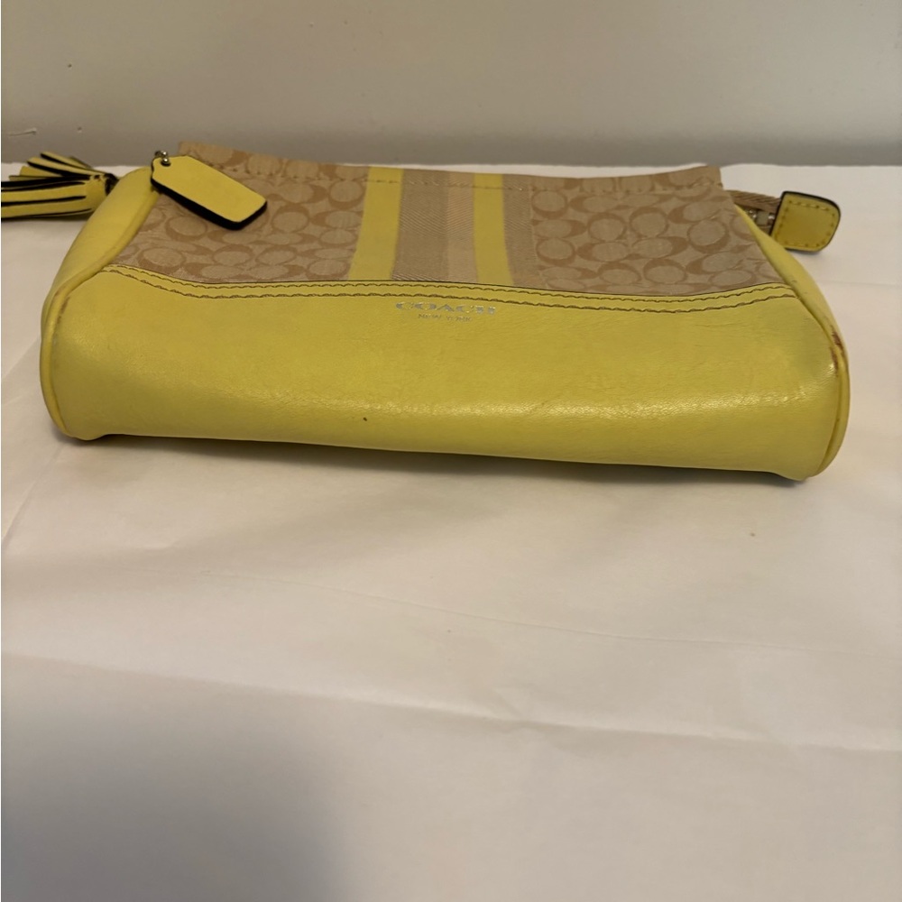 Coach Legacy Signature Yellow and Tan Cosmetic Bag/ Wristlet with tassel and Ht - Picture 13 of 13